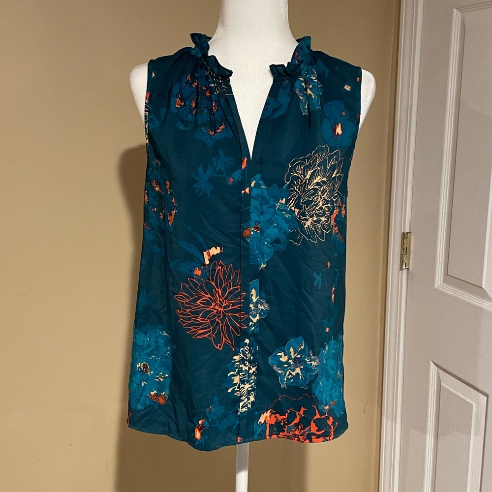 Market & Spruce sleeveless blouse - size Medium